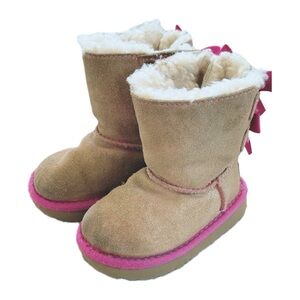 Ugg Toddlers Bow Back II Boots in Chestnut/Pink